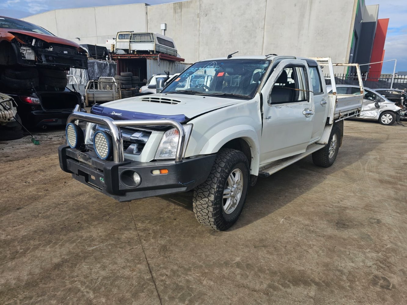 Car Wreckers - Isuzu D-Max 2010 White Auto Petrol