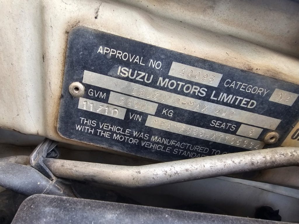 Car Wreckers - Isuzu D-Max 2010 White Auto Petrol