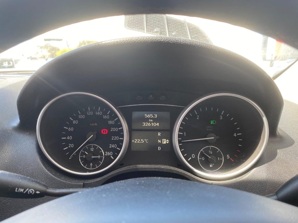 Car Wreckers - Mercedes ML300 2010 White Auto Diesel
