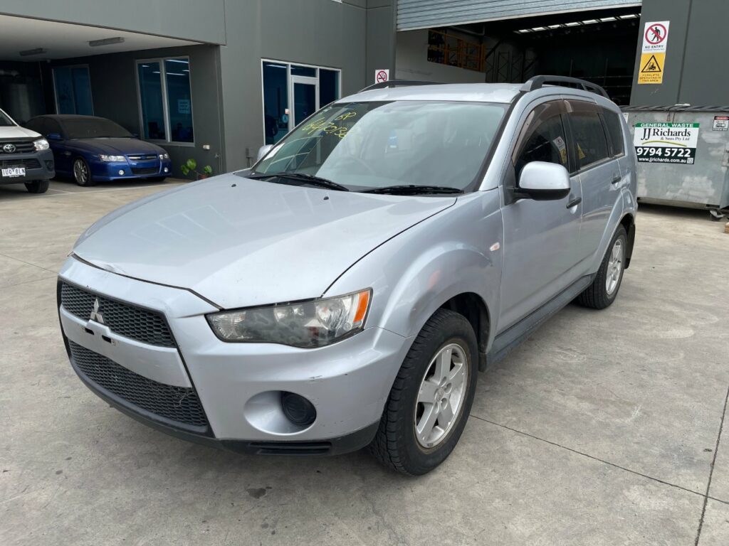 Car Wrecking - 2010 Mitsubishi Outlander