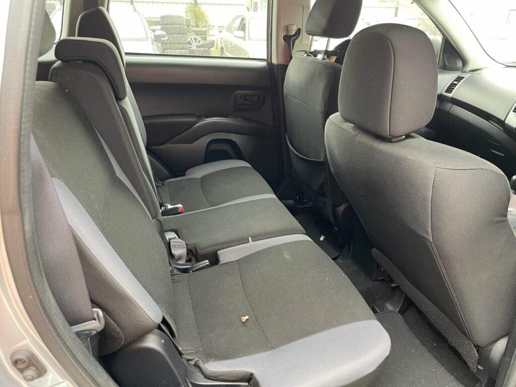 Car Wrecking - 2010 Mitsubishi Outlander