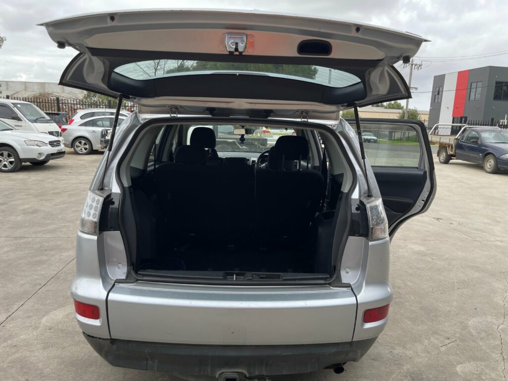 Car Wrecking - 2010 Mitsubishi Outlander