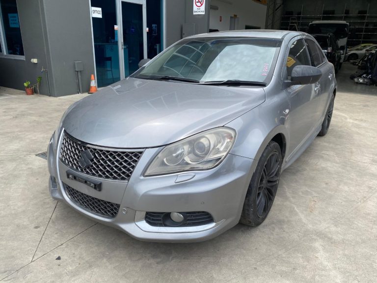 Car Wreckers - Suzuki Kizashi 2010 Silver Auto Petrol