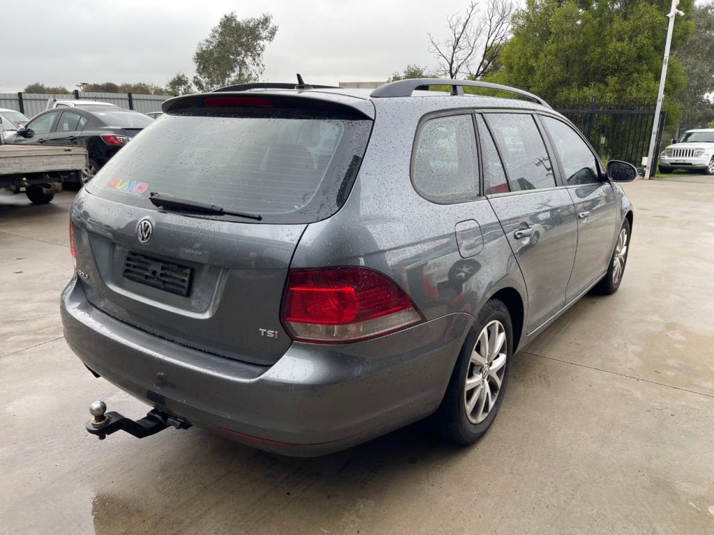 Car Wreckers - Volkswagen Golf Wagon 2010 Grey Auto