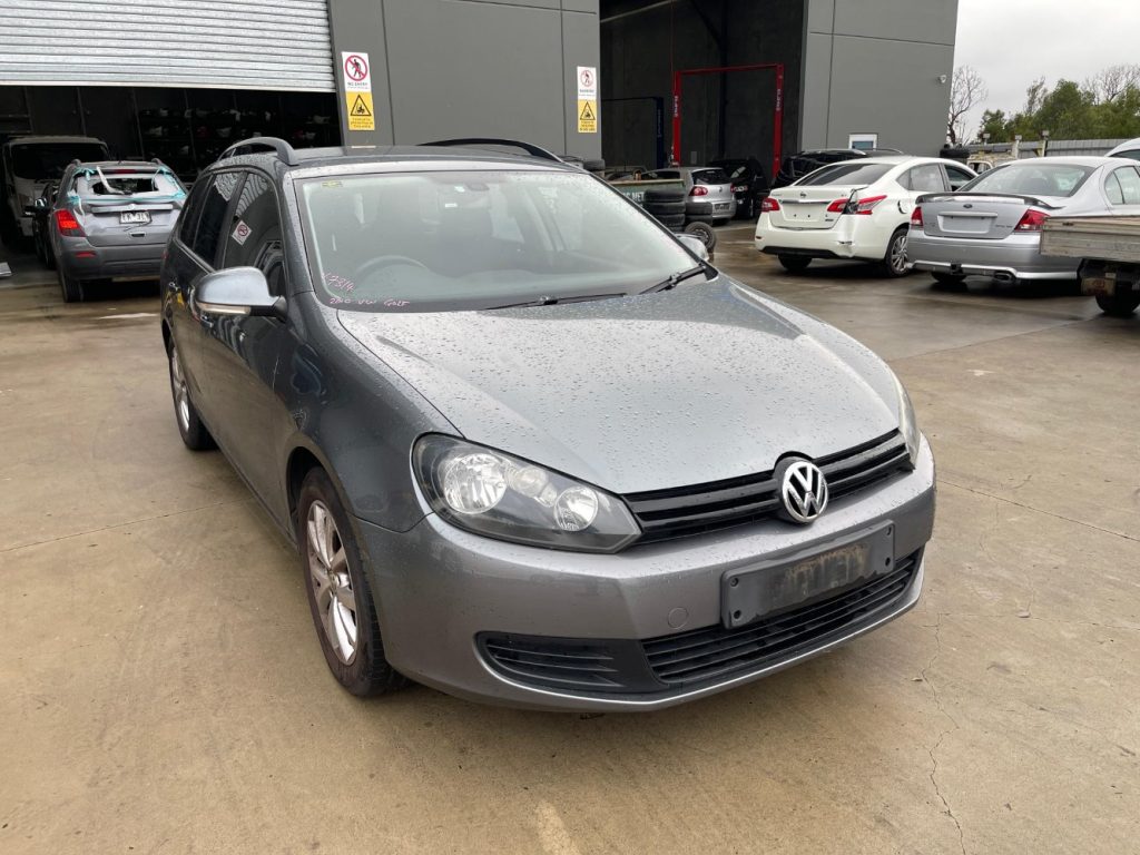 Car Wreckers - Volkswagen Golf Wagon 2010 Grey Auto
