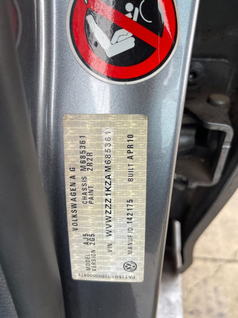 Car Wreckers - Volkswagen Golf Wagon 2010 Grey Auto