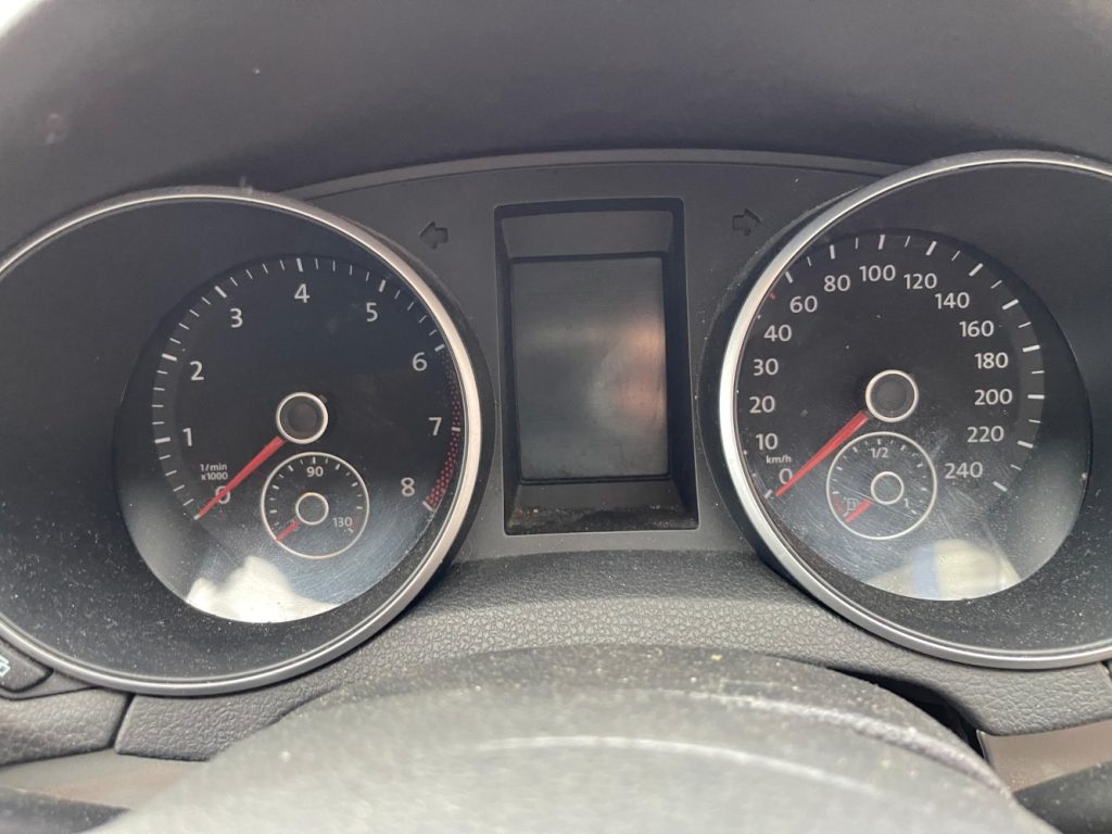 Car Wreckers - Volkswagen Golf Wagon 2010 Grey Auto