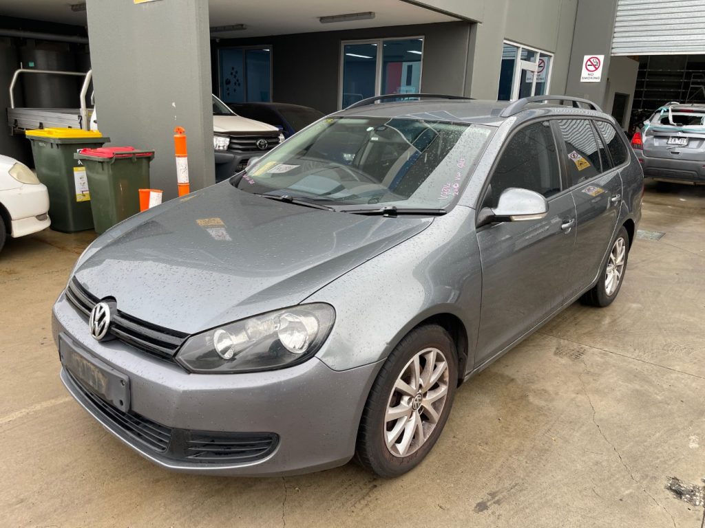 Car Wreckers - Volkswagen Golf Wagon 2010 Grey Auto