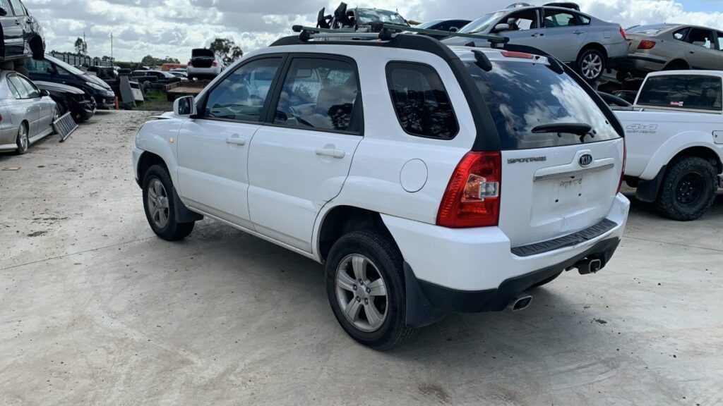 Car Wreckers - Kia Sportage 2010