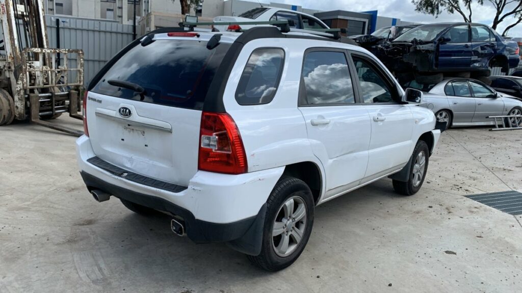 Car Wreckers - Kia Sportage 2010