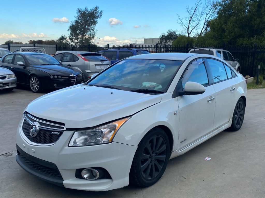 Car Wreckers - Holden Cruze 2011 White Auto Petrol