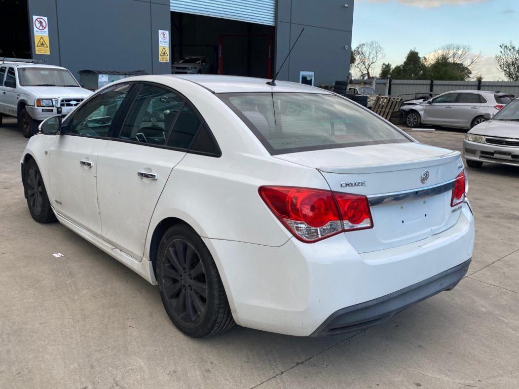 Car Wreckers - Holden Cruze 2011 White Auto Petrol