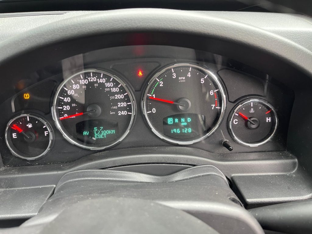 Car Wreckers - Jeep Cherokee 2011 White Auto