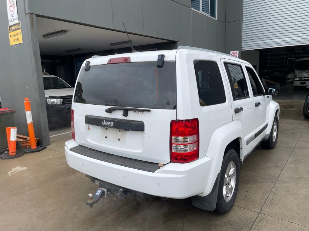 Car Wreckers - Jeep Cherokee 2011 White Auto