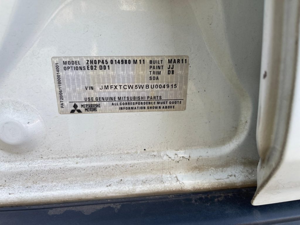 Car Wreckers - Mitsubishi Outlander 2011 White Auto Petrol