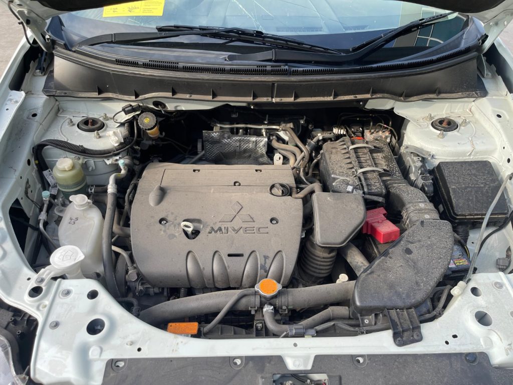 Car Wreckers - Mitsubishi Outlander 2011 White Auto Petrol