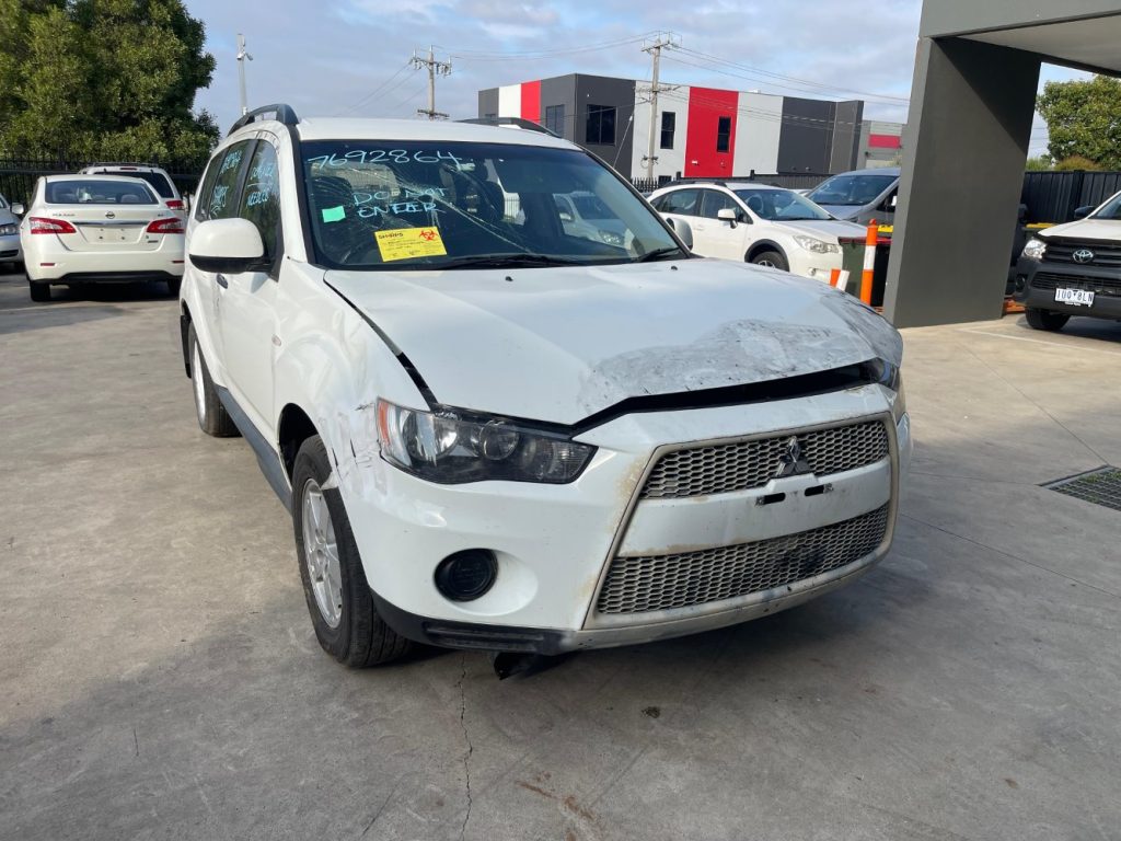 Car Wreckers - Mitsubishi Outlander 2011 White Auto Petrol