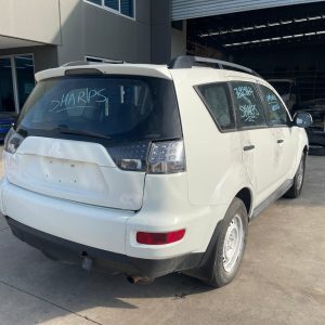 Car Wreckers - Mitsubishi Outlander 2011 White Auto Petrol