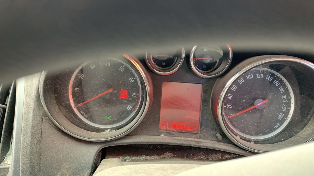 Car Wreckers - Opel Astra 2012 White Auto