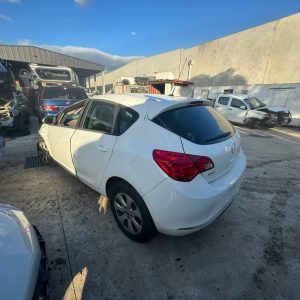Car Wreckers - Opel Astra 2012 White Auto