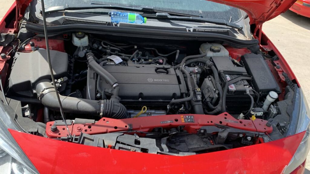 Car Wreckers - Opel Astra 2012