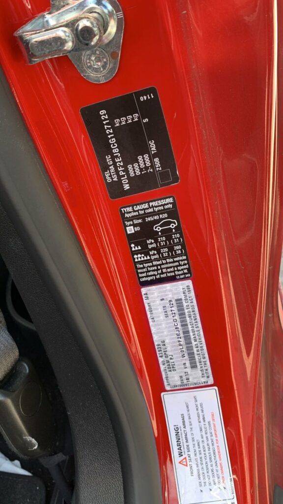 Car Wreckers - Opel Astra 2012