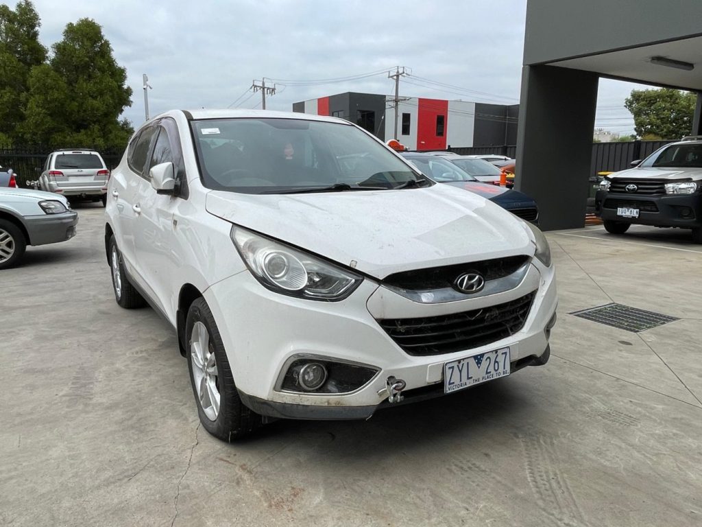 Car Wreckers - Hyundai ix35 2013 White Auto Petrol