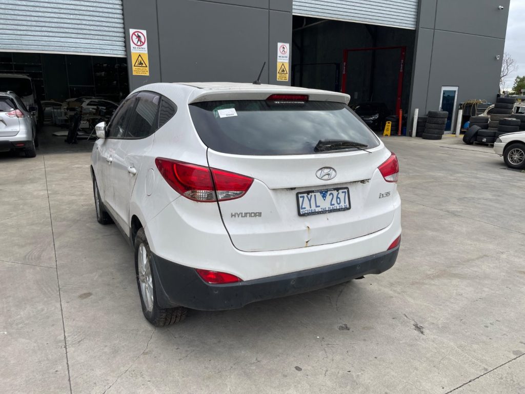 Car Wreckers - Hyundai ix35 2013 White Auto Petrol