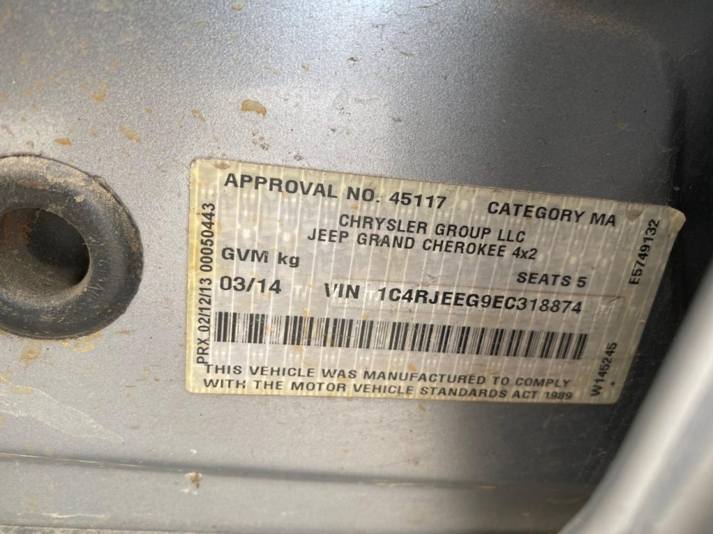 Car Wreckers - Jeep Grand Cherokee 2013 Silver Auto Petrol