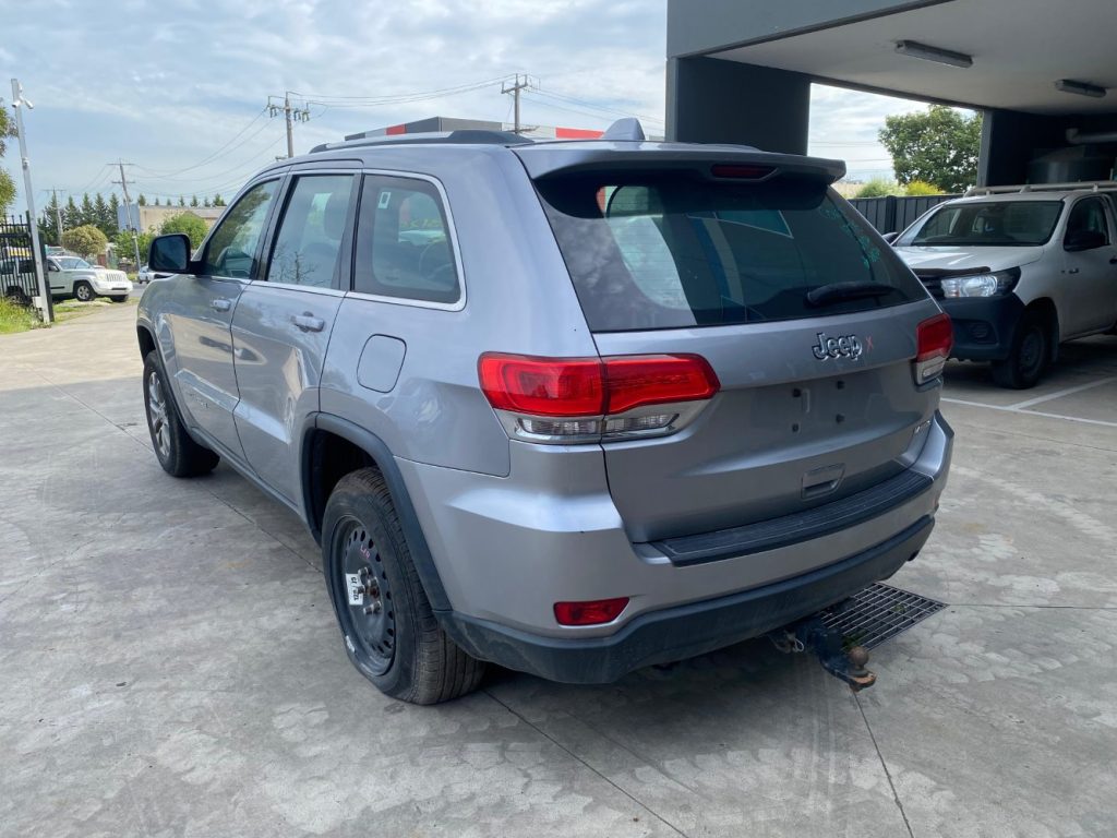 Car Wreckers - Jeep Grand Cherokee 2013 Silver Auto Petrol