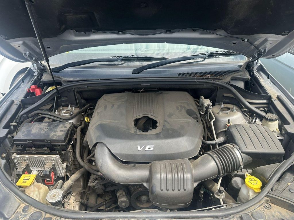 Car Wreckers - Jeep Grand Cherokee 2013 Silver Auto Petrol