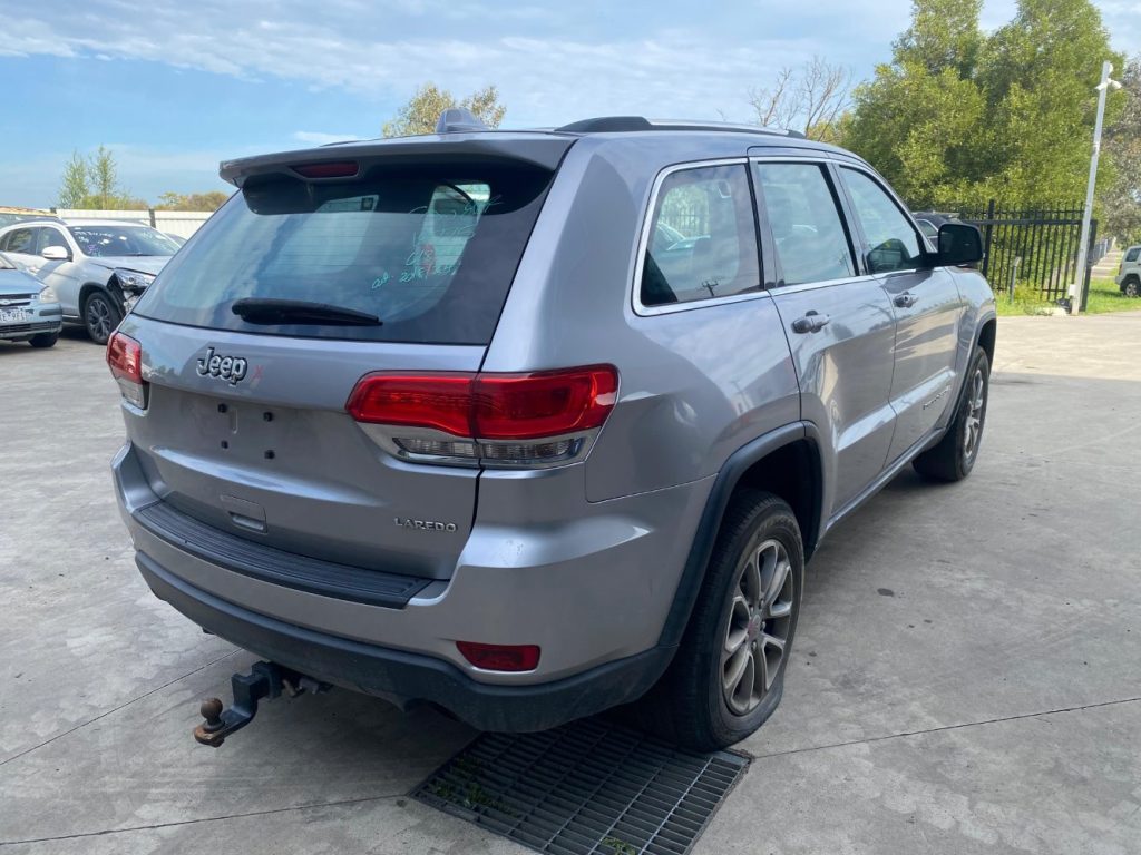 Car Wreckers - Jeep Grand Cherokee 2013 Silver Auto Petrol