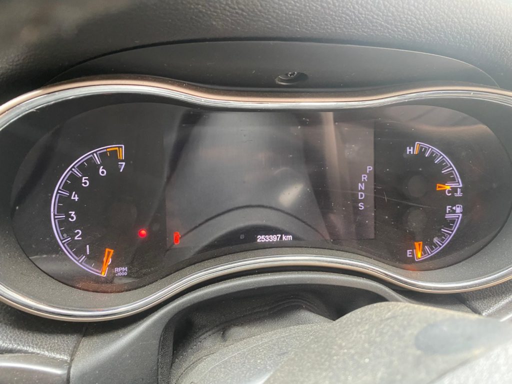 Car Wreckers - Jeep Grand Cherokee 2013 Silver Auto Petrol