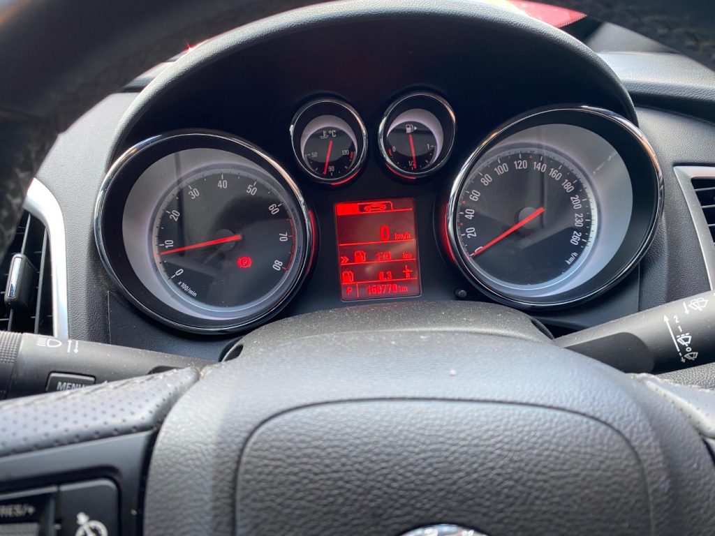 Car Wreckers - Opel Astra 2013 Red Auto Petrol