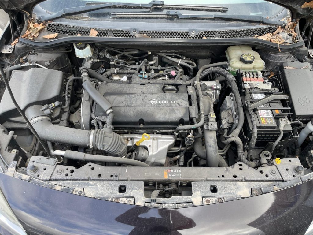 Car Wreckers - Opel Astra 2013 Black Auto Petrol