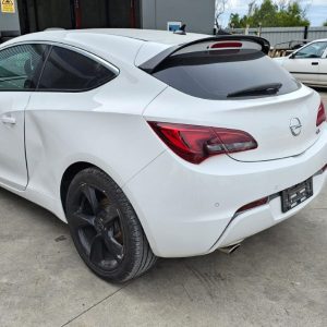 Car Wreckers - Opel Astra 2013 White Auto Petrol