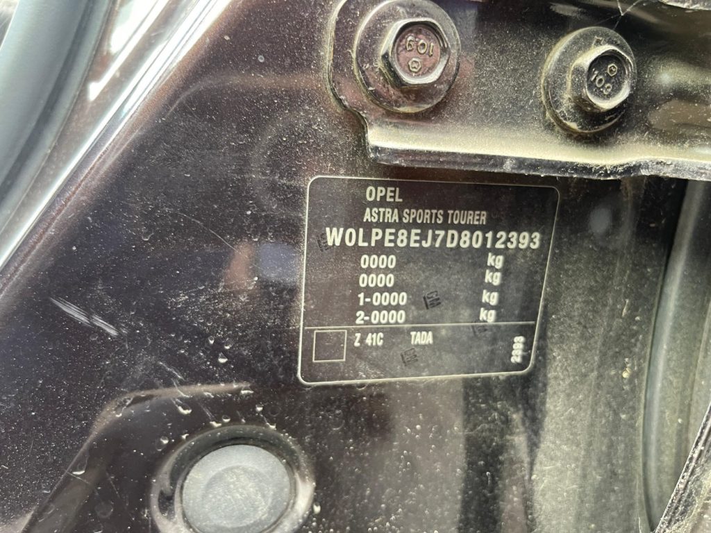 Car Wreckers - Opel Astra 2013 Black Auto Petrol