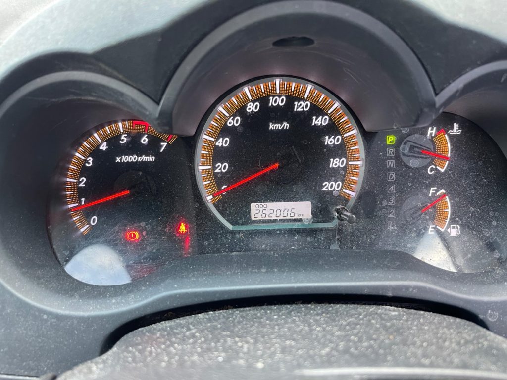 Car Wreckers - Toyota Hilux 2013 White Auto