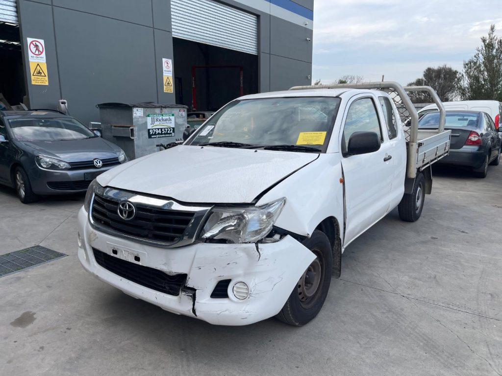 Car Wreckers - Toyota Hilux 2013 White Auto