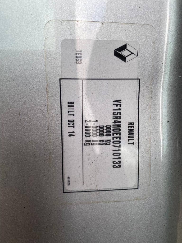 Car Wreckers - Renault Clio 2014 Silver Auto Petrol