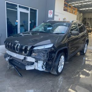 Car Wreckers - Jeep Cherokee 2014 Green Auto Petrol