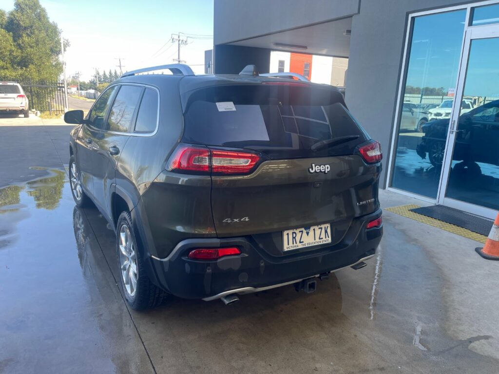 Car Wreckers - Jeep Cherokee 2014 Green Auto Petrol