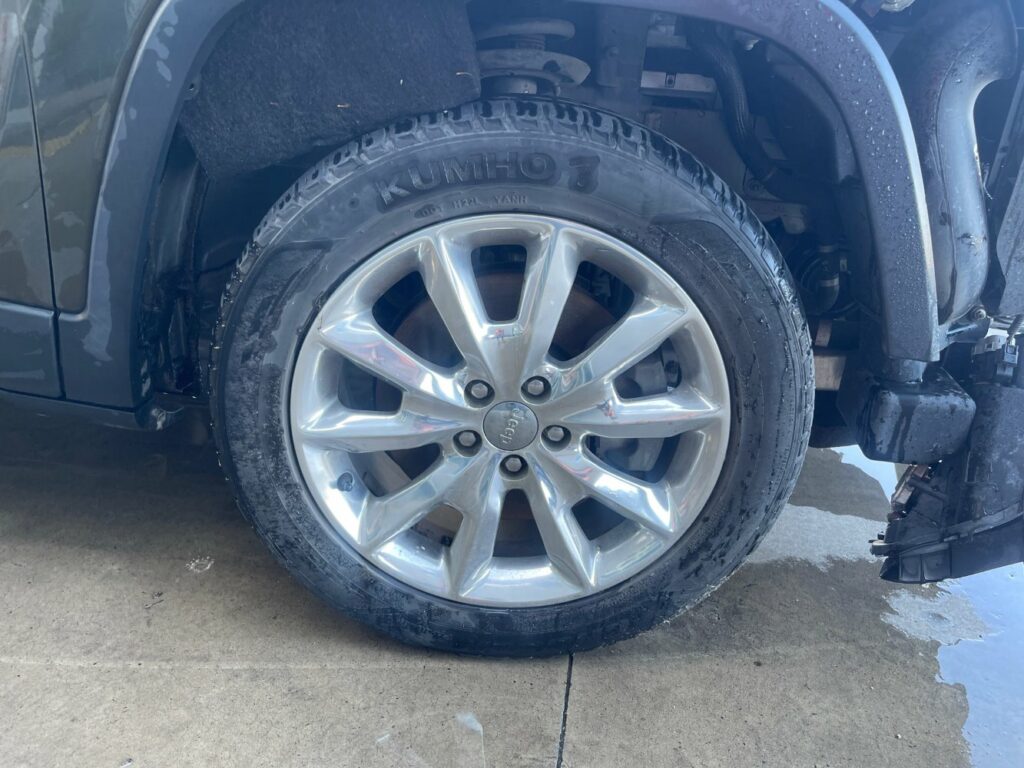 Car Wreckers - Jeep Cherokee 2014 Green Auto Petrol