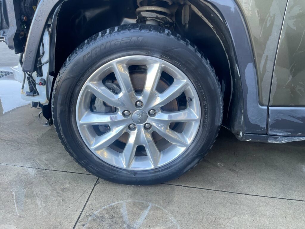 Car Wreckers - Jeep Cherokee 2014 Green Auto Petrol