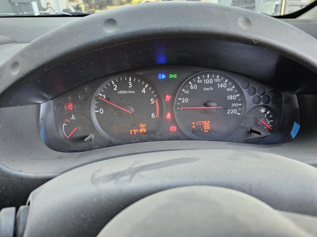 Car Wreckers - Nissan Navara 2014 White Manual Diesel