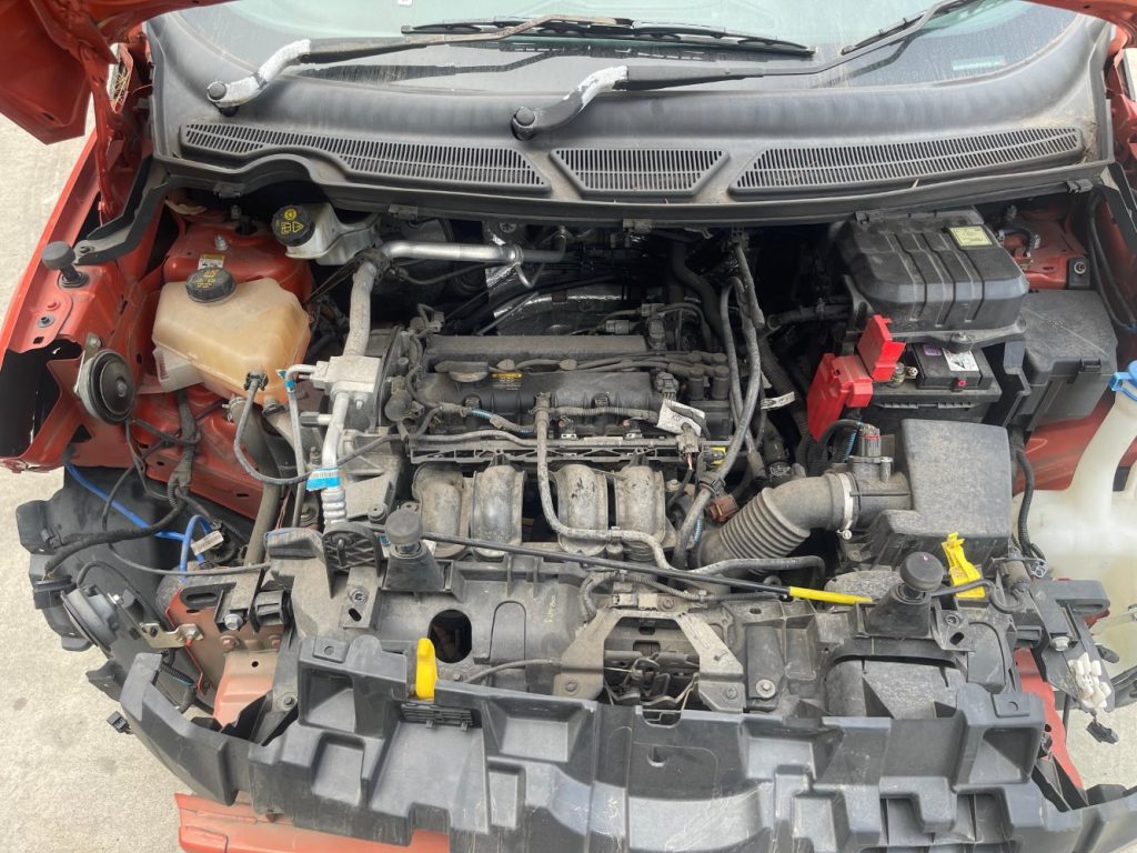 Car Wreckers - Ford Ecosport 2015 Orange Auto