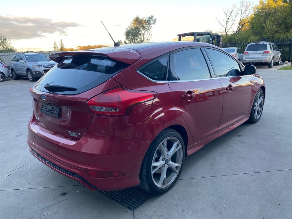 Car Wreckers - Ford Focus 2015 Red Auto
