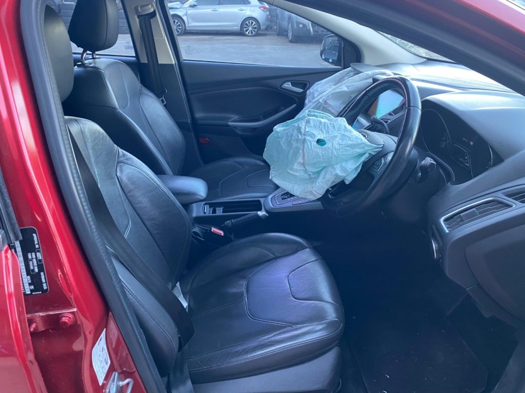 Car Wreckers - Ford Focus 2015 Red Auto