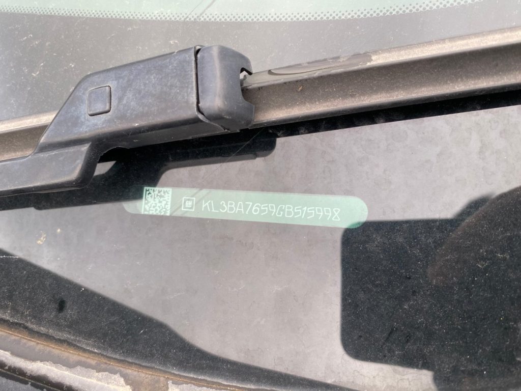 Car Wreckers - Holden Trax 2015 White Auto Petrol