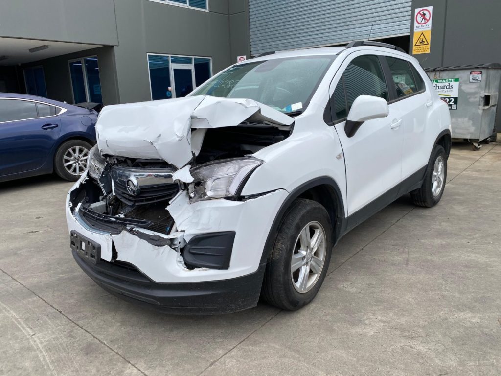 Car Wreckers - Holden Trax 2015 White Auto Petrol